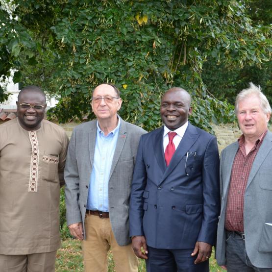 Auberlin Mbelessa d’Abdou (maire de Batouri), Jean-Pierre Michel (président COFOR 52), Richard Zengle Ntouh (président des communes forestières du Cameroun) et Gilles Desnouveaux (maire de Reynel).