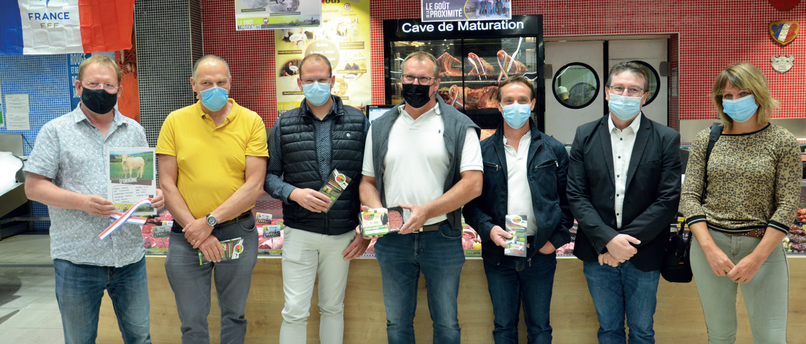 Une quinzaine de producteurs étaient présents au centre Leclerc de Saint-Dizier le 25 juin. Photo : DR