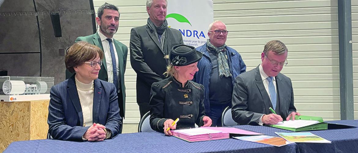 Signature de la convention Andra-Etat pour la consignation des fonds de la compensation collective agricole à Saudron le 23 janvier, par les préfets de Haute-Marne et de Meuse, les représentants de l’Andra, et les présidents des Chambres d’agriculture 52- Signature de la convention Andra-Etat pour la consignation des fonds de la compensation collective agricole à Saudron le 23 janvier, par les préfets de Haute-Marne et de Meuse, les représentants de l’Andra, et les présidents des Chambres d’agriculture 52-