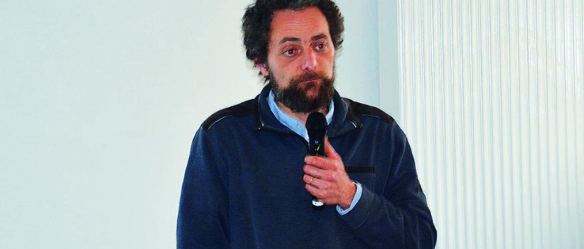 François Mulet a présenté les avantages d’un sol vivant, en particulier la fertilisation par les vers de terre. François Mulet a présenté les avantages d’un sol vivant, en particulier la fertilisation par les vers de terre.