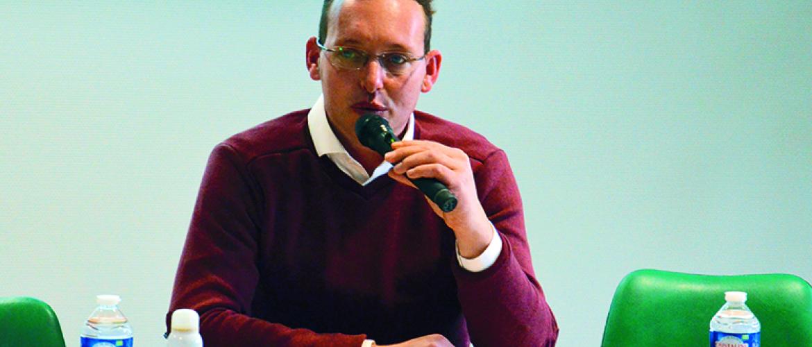 Gaétan Bouchot, président de l’APVA, souhaite faire évoluer les tours de plaine afin de réunir un plus grand nombre d’agriculteurs, créer des échanges constructifs et faire des constats au champ pour y mettre en place différentes stratégies. Gaétan Bouchot, président de l’APVA, souhaite faire évoluer les tours de plaine afin de réunir un plus grand nombre d’agriculteurs, créer des échanges constructifs et faire des constats au champ pour y mettre en place différentes stratégies.