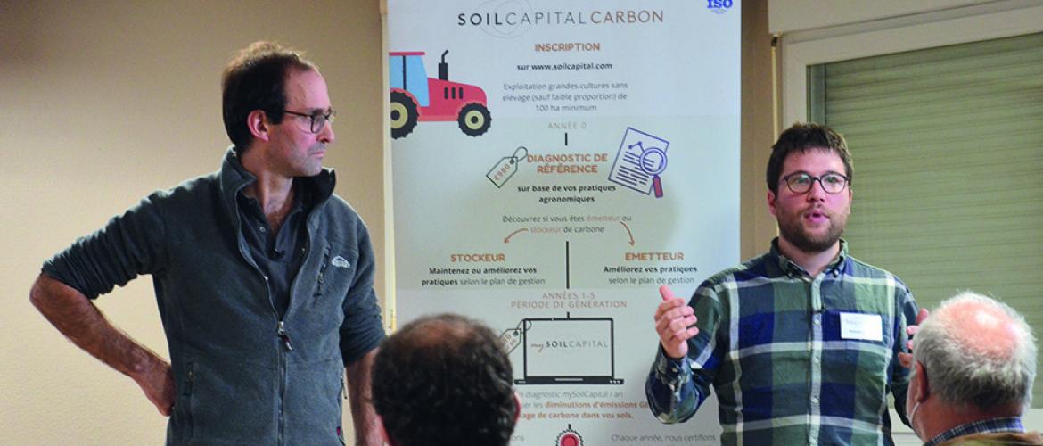 Chuck de Liedekerke, pdg de Soil Capital et Romain Boulet, agronome, ont répondu aux nombreuses questions des agriculteurs sur le stockage carbone, un sujet qui monte en puissance. 