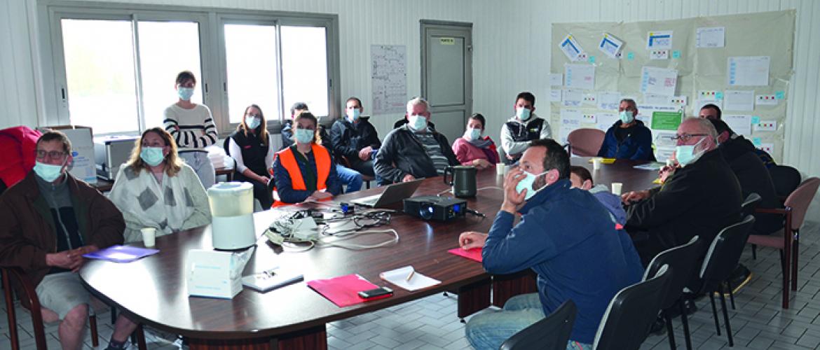 Le 30 mars, une quinzaine d’éleveurs ont participé à la réunion technique qui s’est poursuivie par la visite de l’usine Entremont à Montigny le Roi.