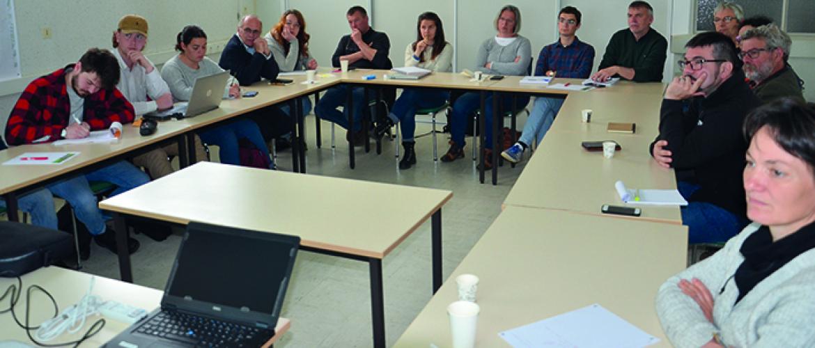 De nombreux agriculteurs ont assisté à cette conférence riche en échanges.