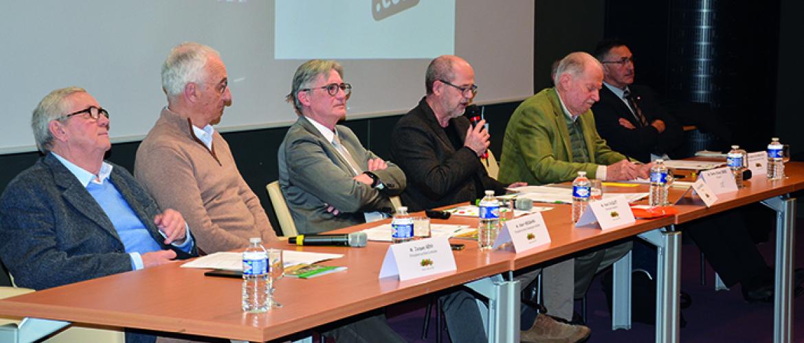Les dirigeants des deux coopératives estiment avoir des orientations stratégiques et politiques très proches, ainsi que des savoir-faire et des territoires très complémentaires. Les dirigeants des deux coopératives estiment avoir des orientations stratégiques et politiques très proches, ainsi que des savoir-faire et des territoires très complémentaires.