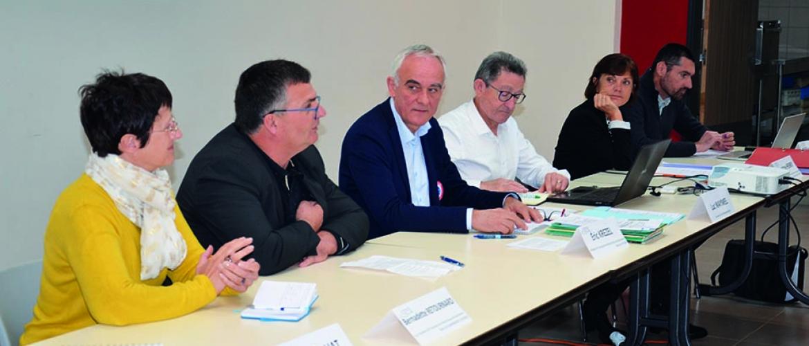 La jeune association des maires ruraux de Haute-Marne compte maintenant 78 adhérents. La jeune association des maires ruraux de Haute-Marne compte maintenant 78 adhérents.